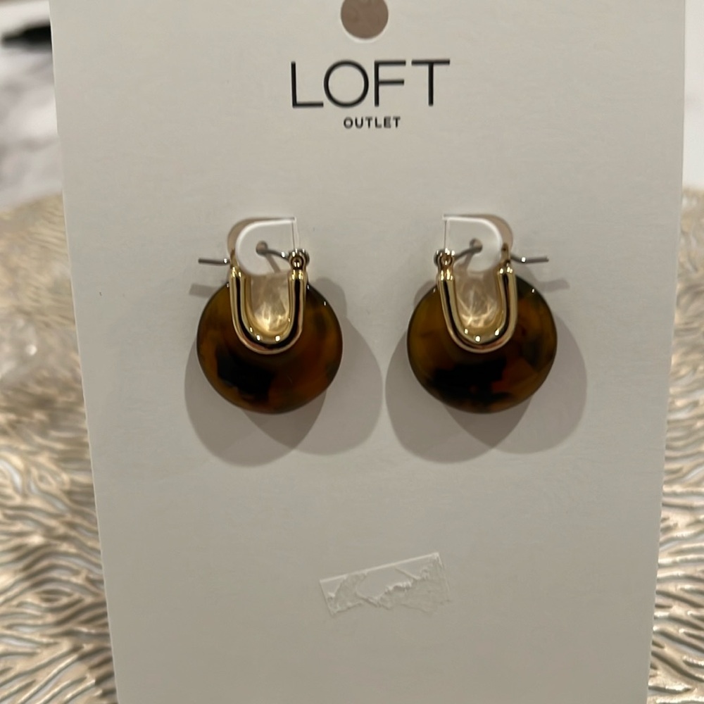 Tortoise shell hoop earrings